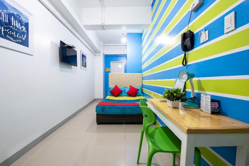 Oyo 501 Yuj Inn Pasay Exterior photo